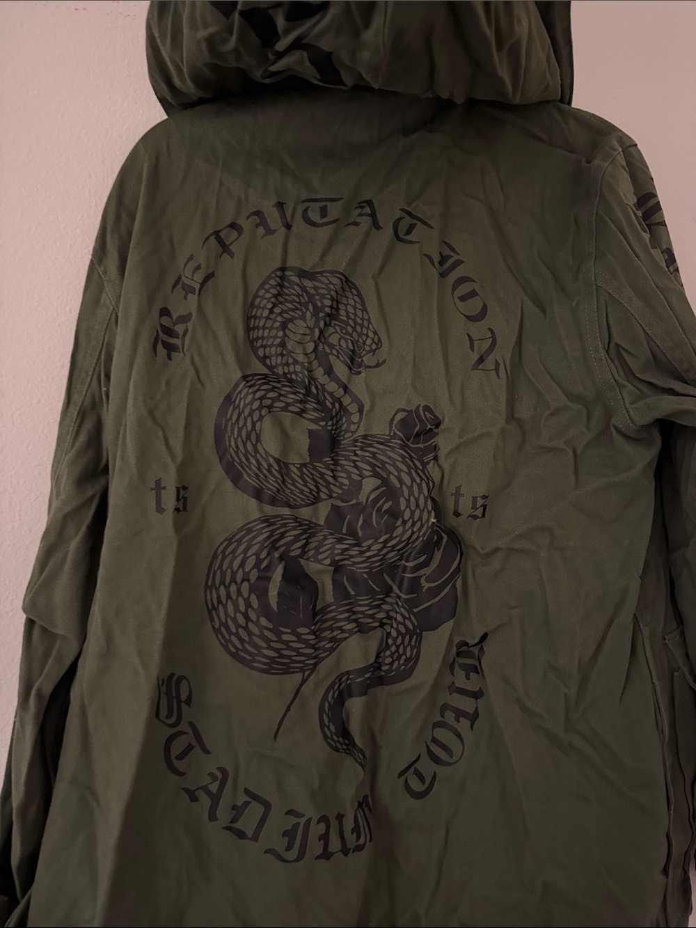 Taylor Swift Reputation Utility Jacket - Picture 7 of 7